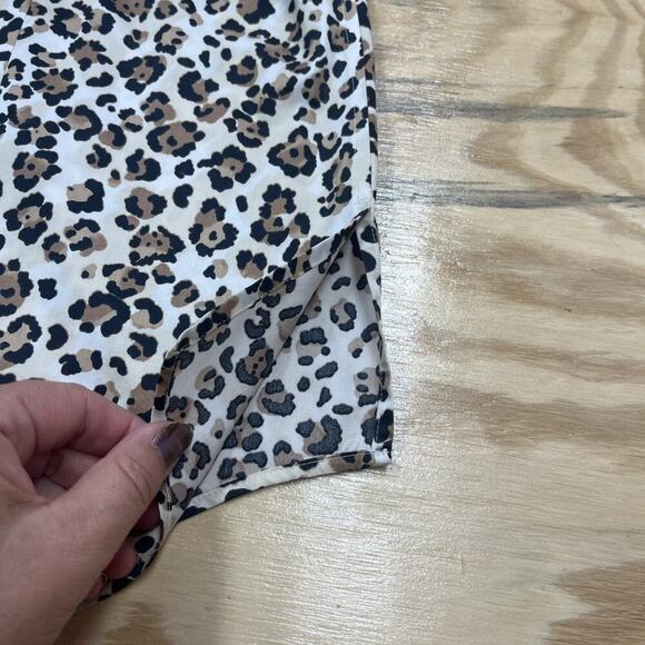 Chico's Animal Print No Iron Button Up Shirt Blouse Size 2 12/14 Mob Wife - Picture 7 of 12